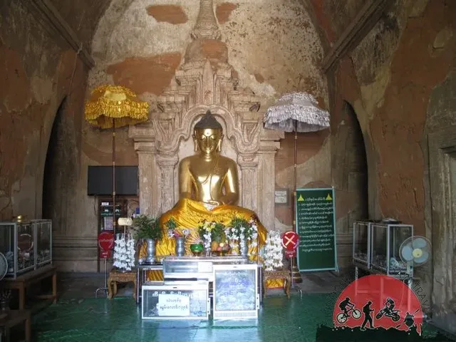 Siem Reap Cycle To Local Pagodas and Market – Half day
